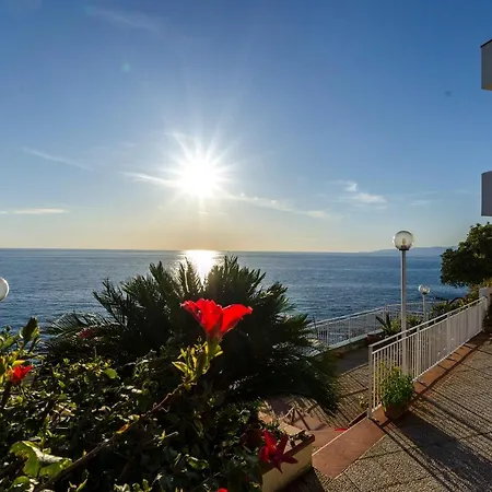 150m2 First Line, Private Entrance To The Sea, Terrasse, Garden ! Апартаменты