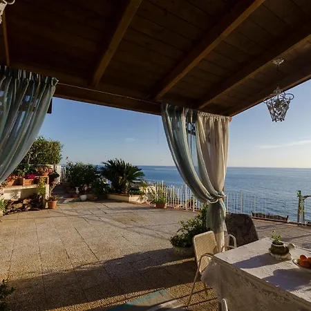 150m2 First Line, Private Entrance To The Sea, Terrasse, Garden ! Appartamento Scalea