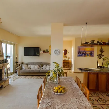 150m2 First Line, Private Entrance To The Sea, Terrasse, Garden ! Апартаменты Скалея